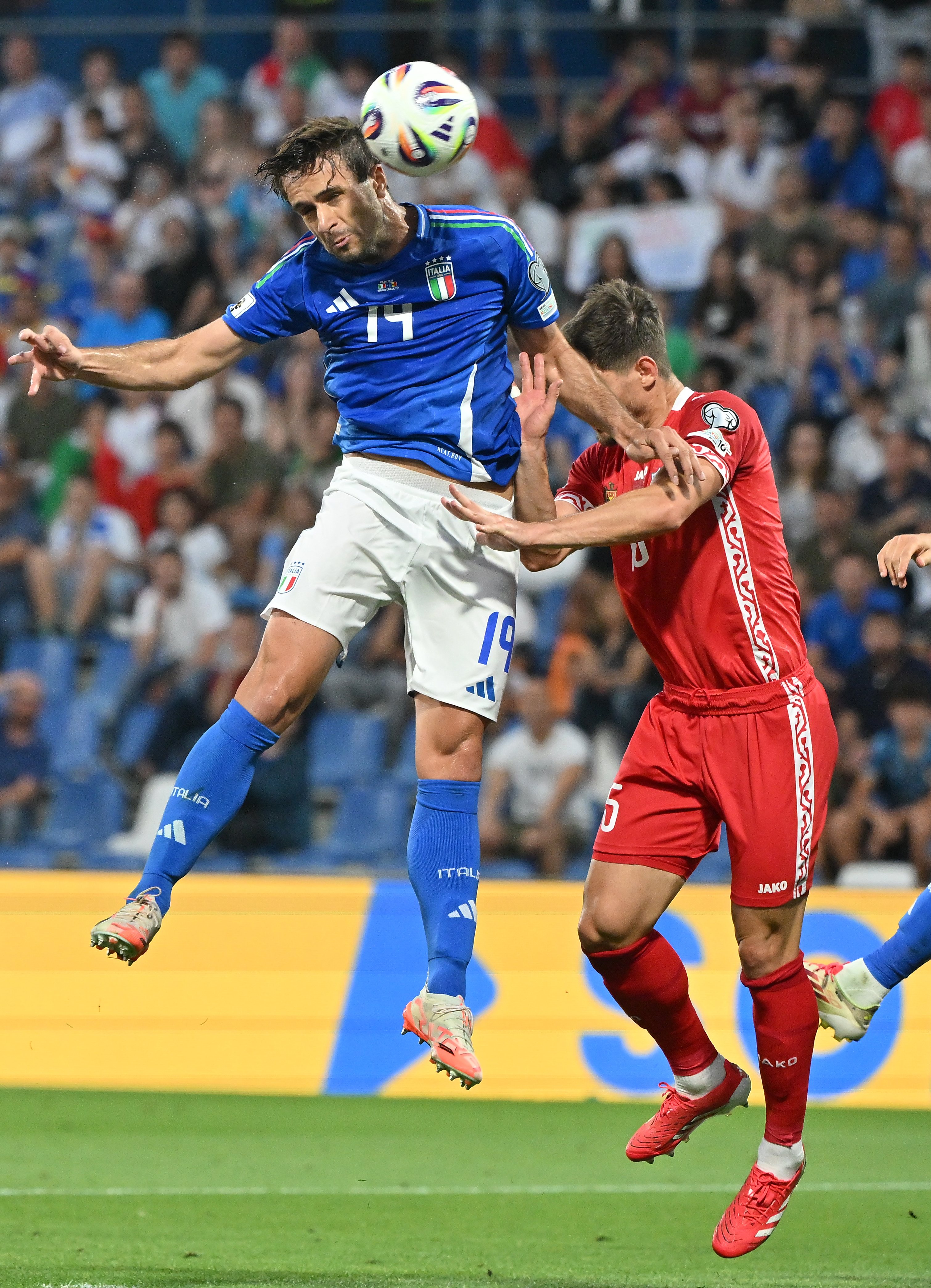 意大利客场大胜,成功晋级欧预赛淘汰赛 意大利客场大胜,成功晋级欧预赛淘汰赛