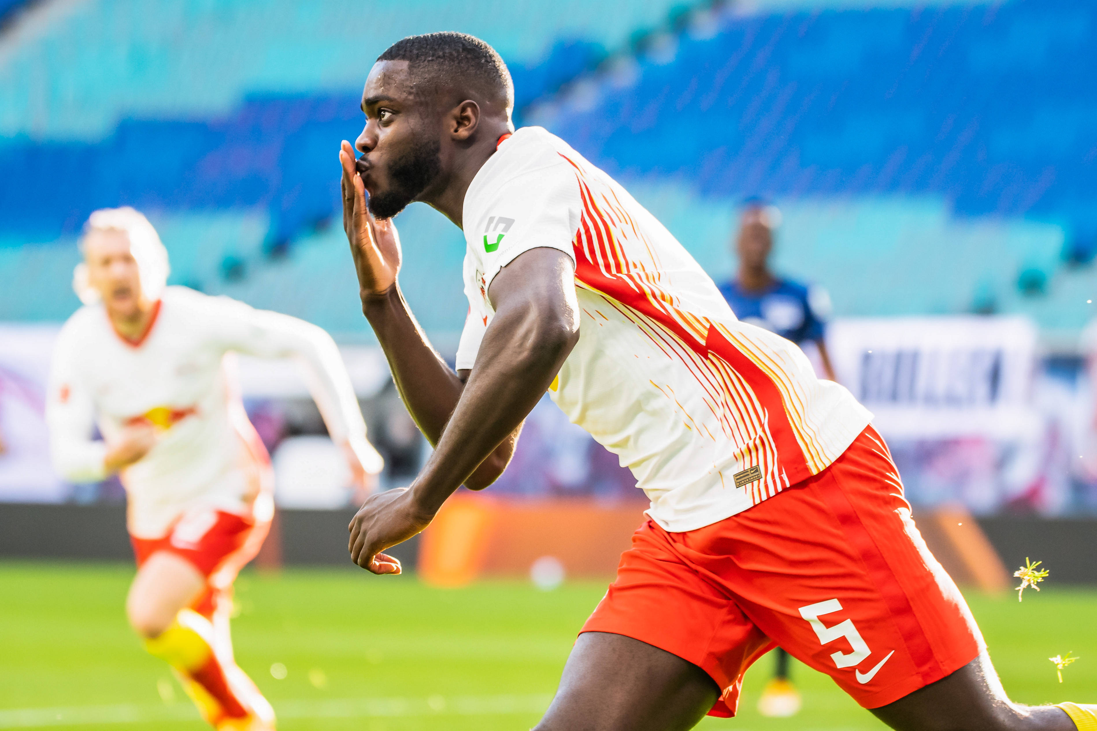 开云体育入口-柏林赫塔队员兢兢业业，德甲联赛排名节节攀升的简单介绍