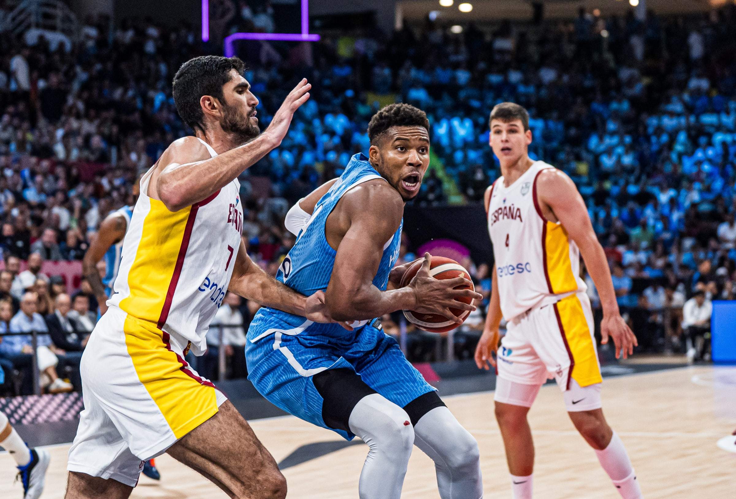 欧洲杯西班牙队险胜希腊,晋级形势乐观的简单介绍 欧洲杯西班牙队险胜希腊,晋级形势乐观的简单介绍