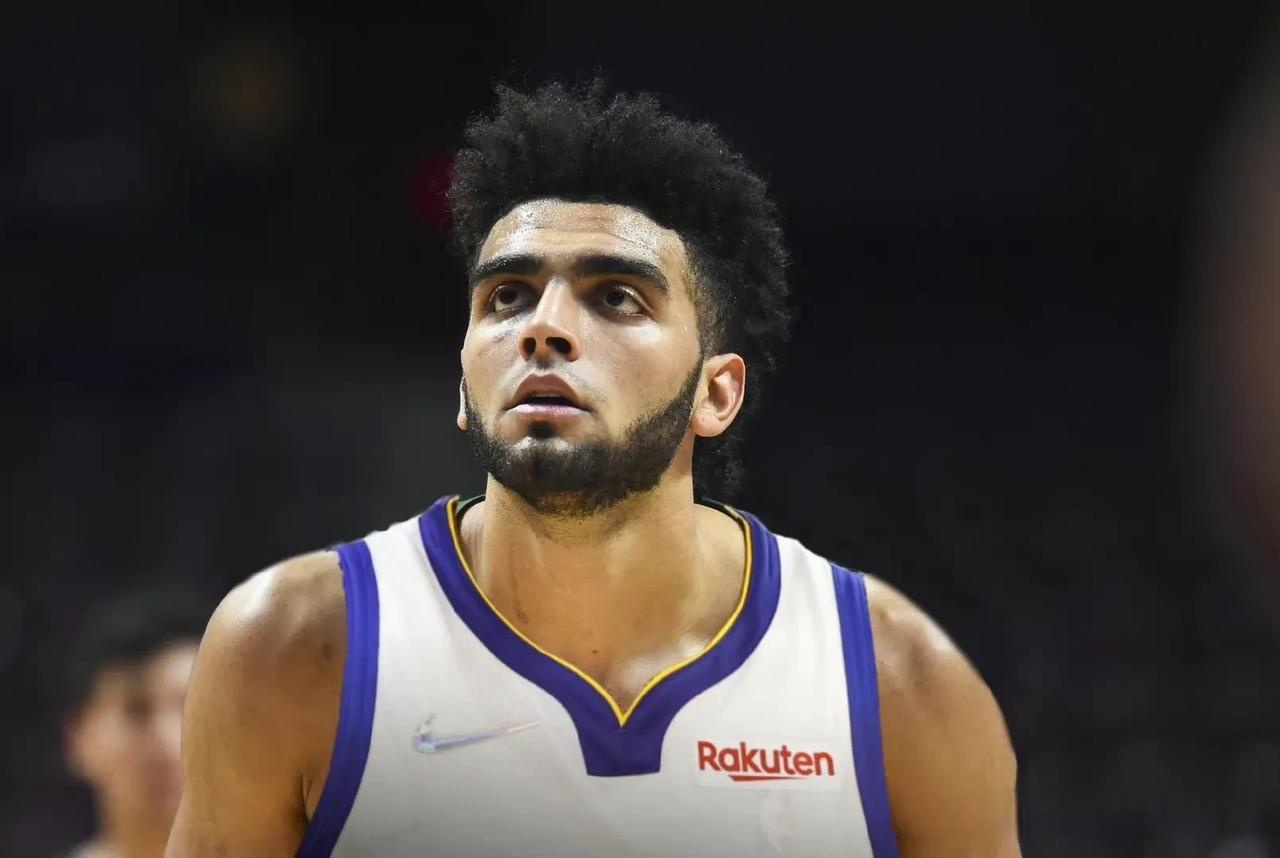 开云下载-瓦卢基参赛全力以赴，为球队贡献力量