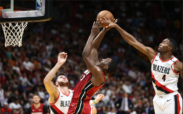 开云体育入口-猎鹰客场惊险击败开拓者，取得连胜