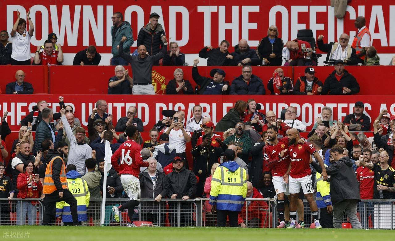 曼联遭遇惨败,需重整旗鼓提升战绩 曼联遭遇惨败,需重整旗鼓提升战绩