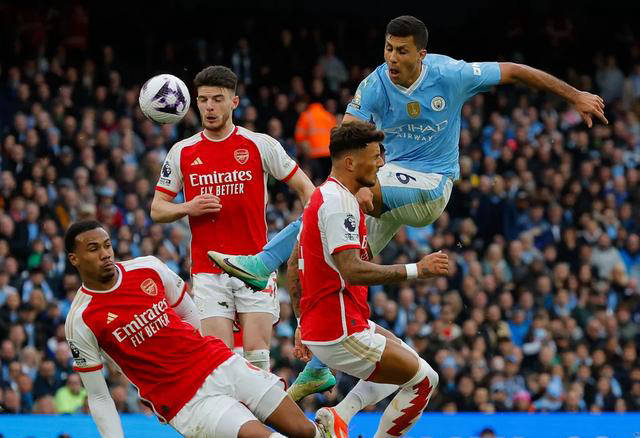 曼城客场大胜对手，继续紧追英超领头羊