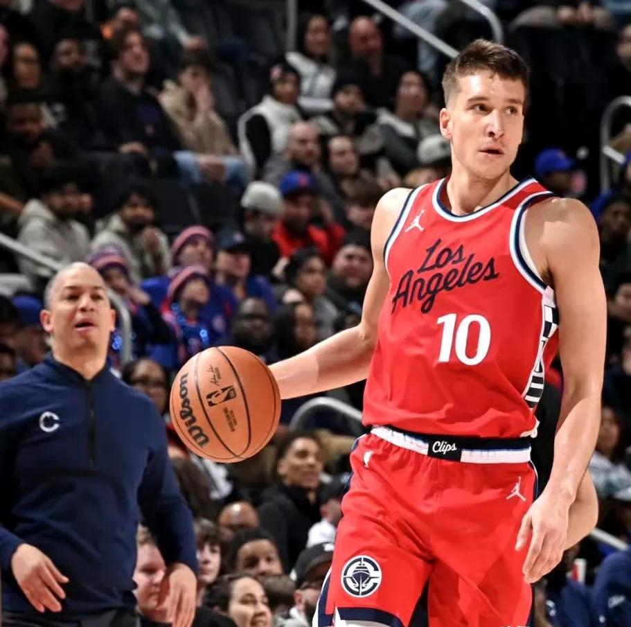 诺维奇门将扑出关键球，助球队险胜对手的简单介绍