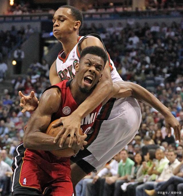 捷克手球队逆转比分,成功晋级半决赛 捷克手球队逆转比分,成功晋级半决赛