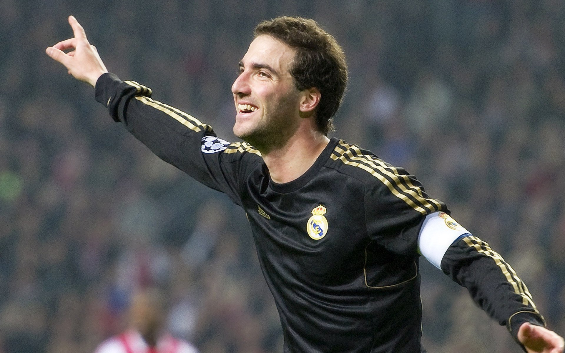 足球世界的平行交响曲,毕尔巴鄂的执着、新西兰的勇气与拉什福德的星光